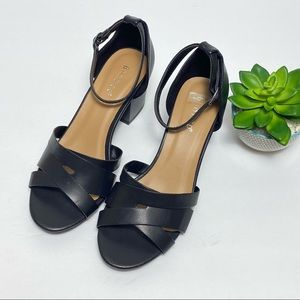 😻Bamboo Cross strap Peep Toe Block Heels Sz 6